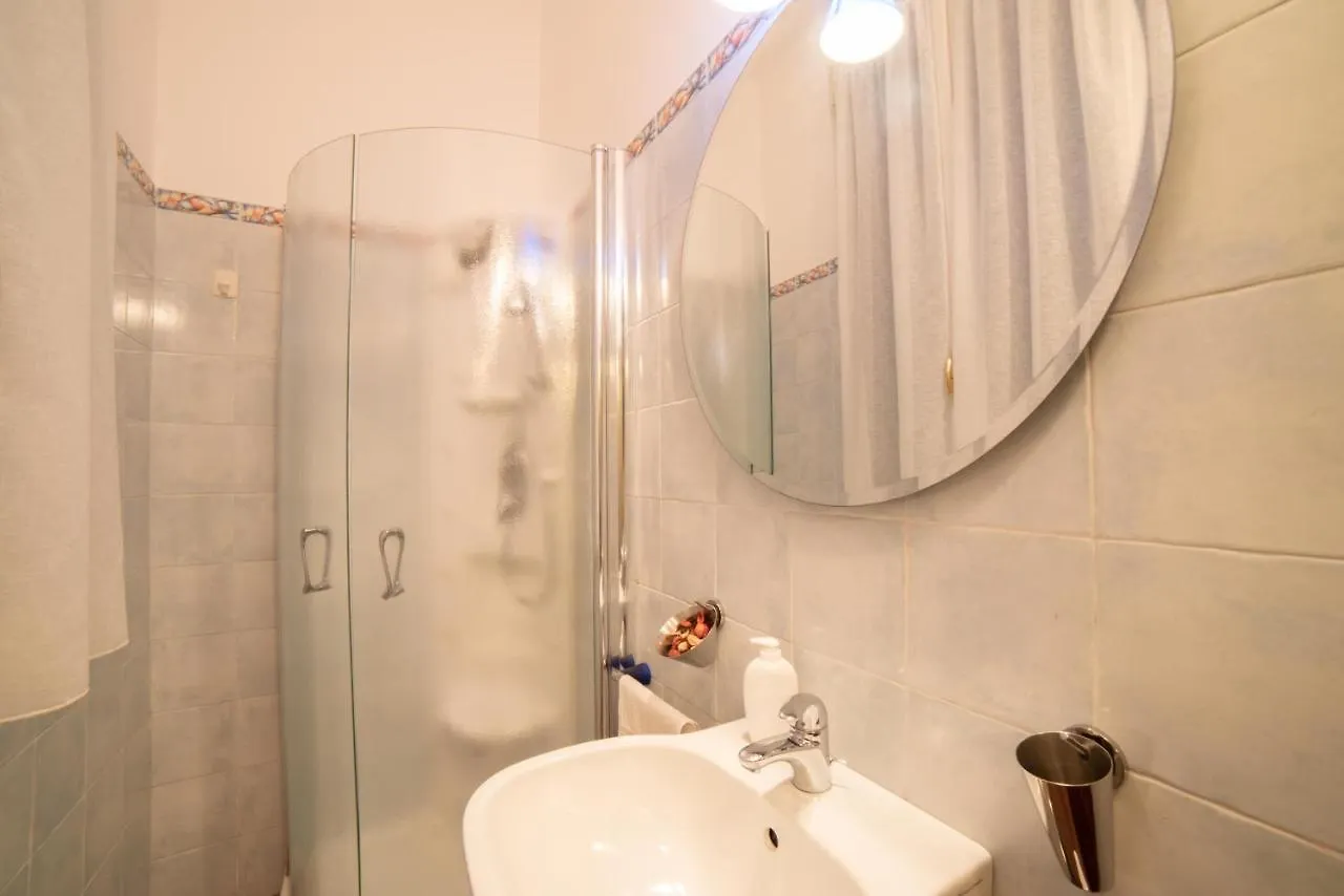 Corte Degli Estensi, Romantica Mansardina Ferrara